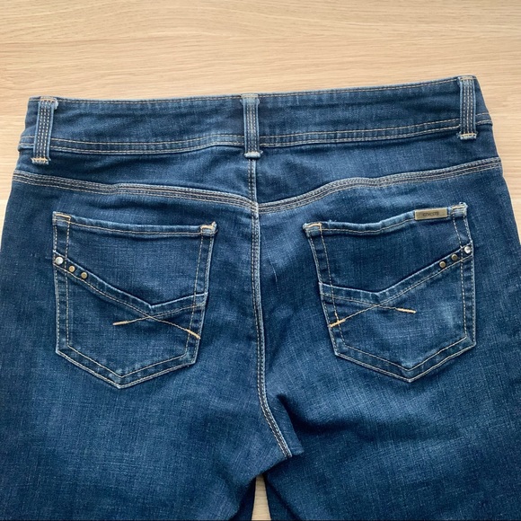 SOLD CHICOS | So Slimming Jeans - Picture 3 of 4